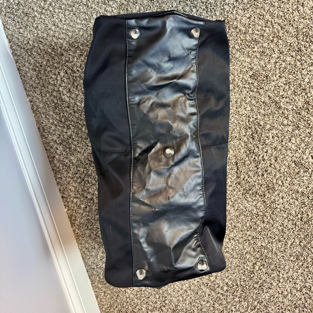 Versace Parfums Black Men's Weekender Bag - Picture 5 of 10